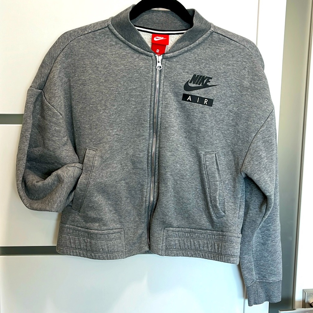 Women’s Nike Air Zip Up Crop Pockets Elastic Waist Graphic Sweatshirt XS
